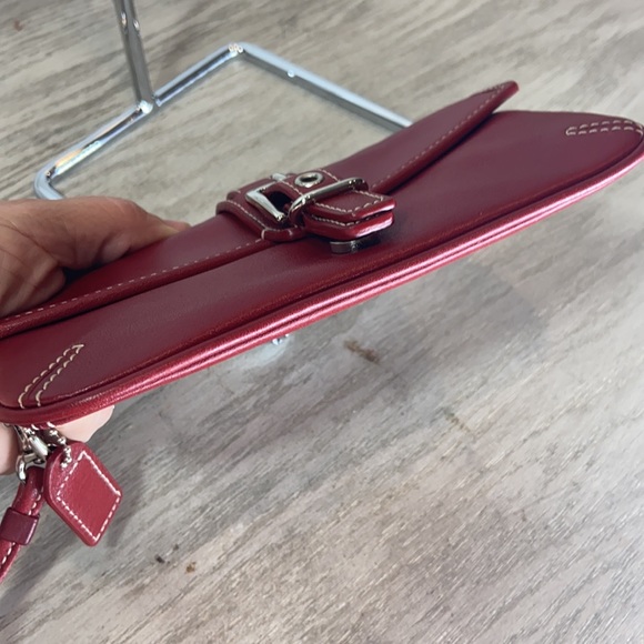 COACH Read Leather Wristlet Flap with Buckle.  Gorgeous! - Picture 5 of 6
